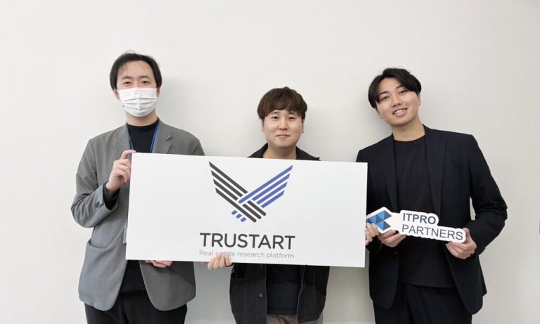 エンジニア離職で停滞した開発が再始動。フリーランスPM活用が内製化を後押しした実例